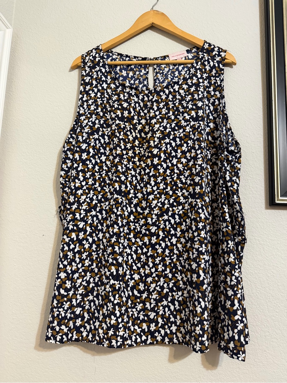 Sleeveless Navy Floral Print Blouse